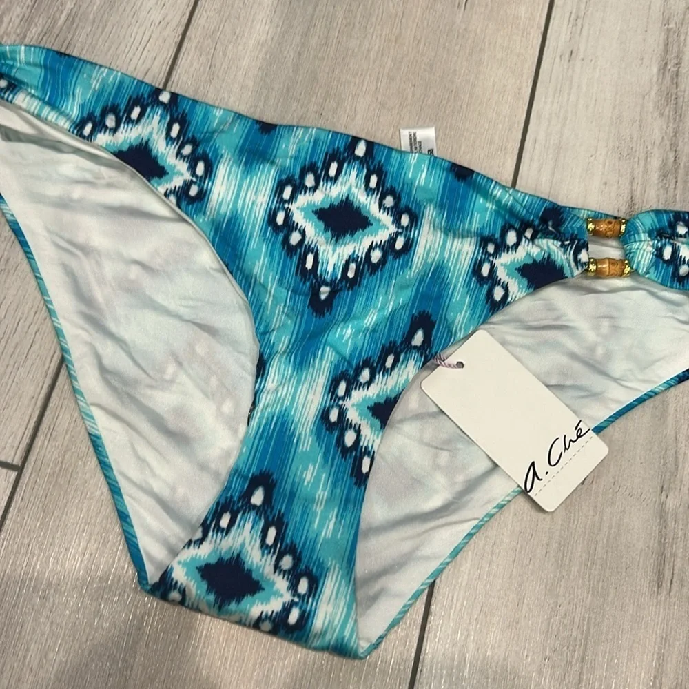 A. Che Winslet hipster apollo bay swim bikini bottom size small